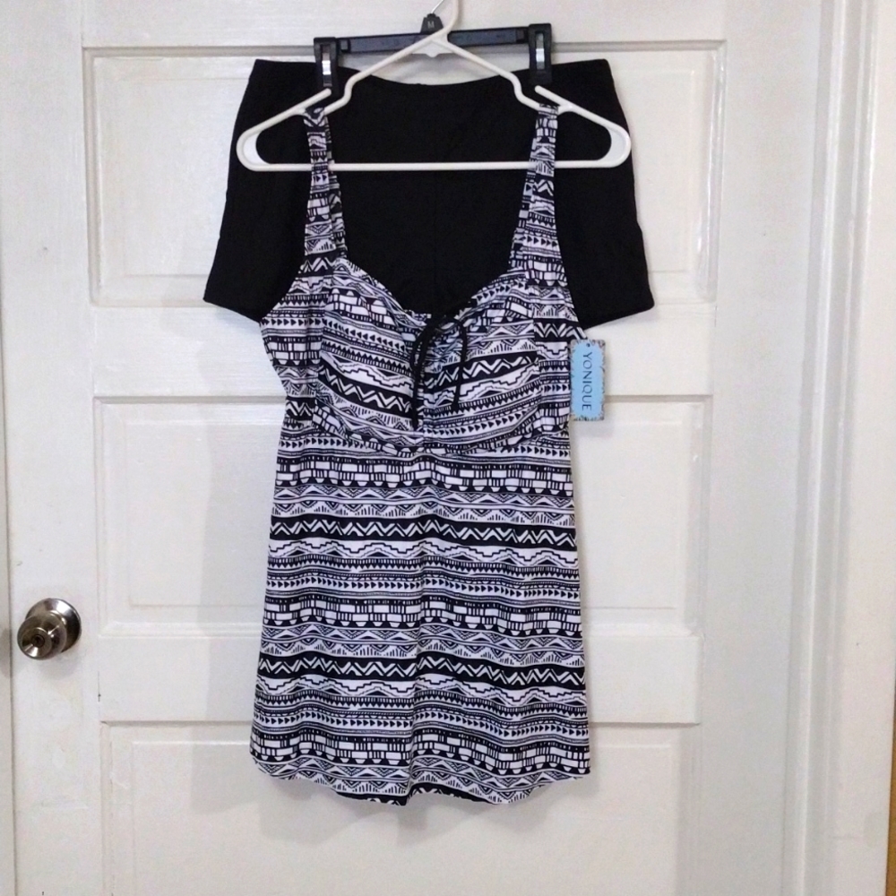 Yonique Swimsuit Womens 16W Black and White.
